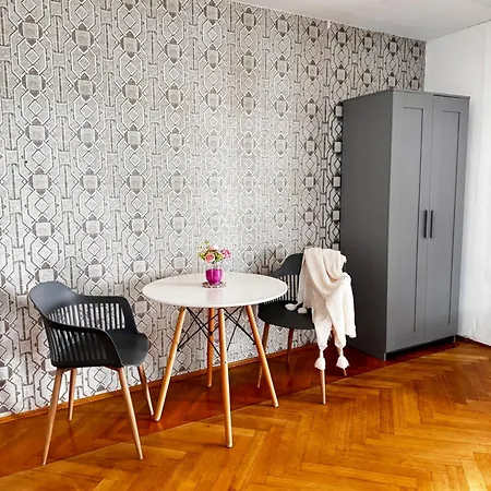 Vardi Haus Casa de hóspedes *