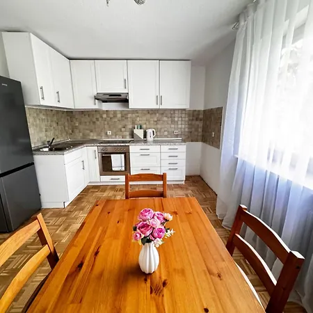 Casa de hóspedes Vardi Haus