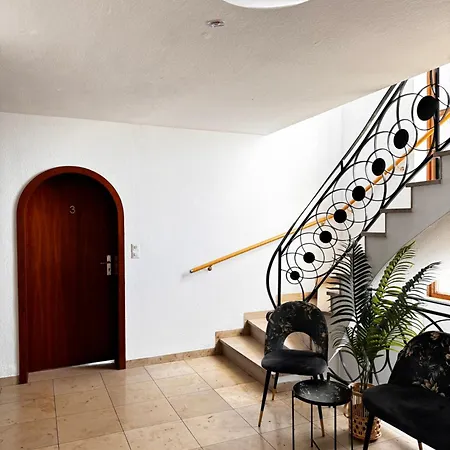 Vardi Haus *