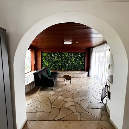 Vardi Haus